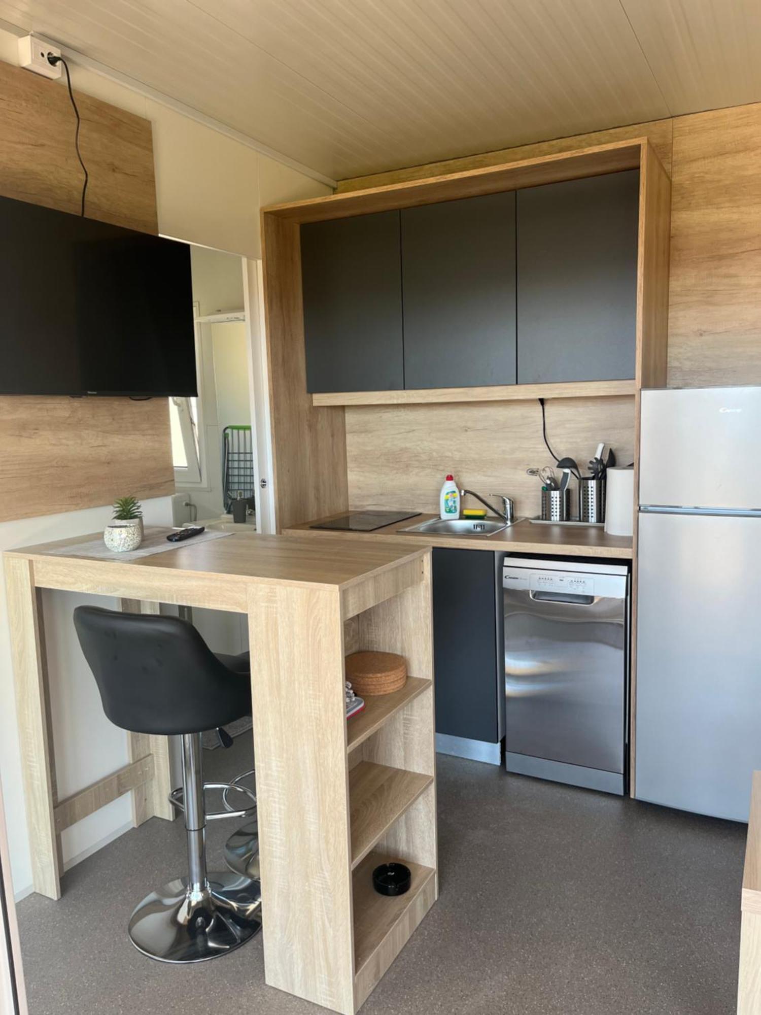 Mobile Homes Tina ปาโกชตาเน ภายนอก รูปภาพ